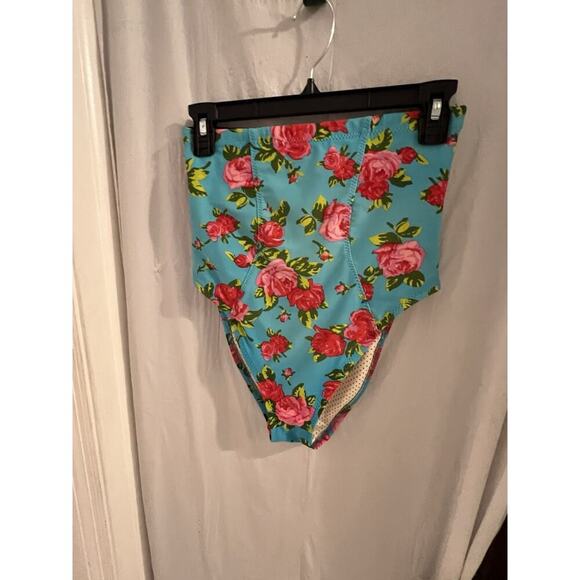 Betsey Johnson Blue Floral Two Piece High Waist Bottom Sz M Strapless Top Sz L - Picture 2 of 11